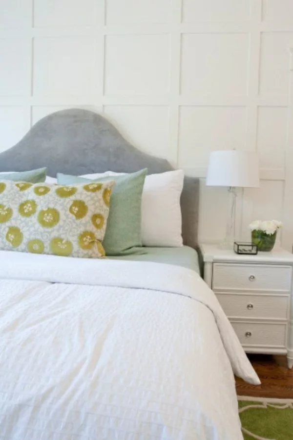 deko schlafzimmer weiß farbig kissen