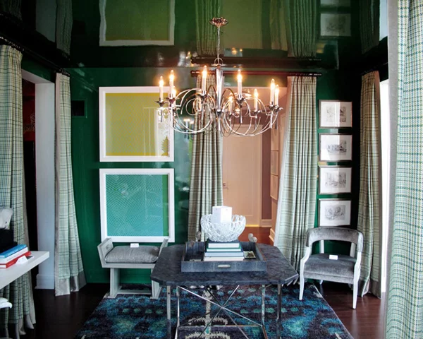 interior design in smaragdgrün aktuell wand rahmen bilder
