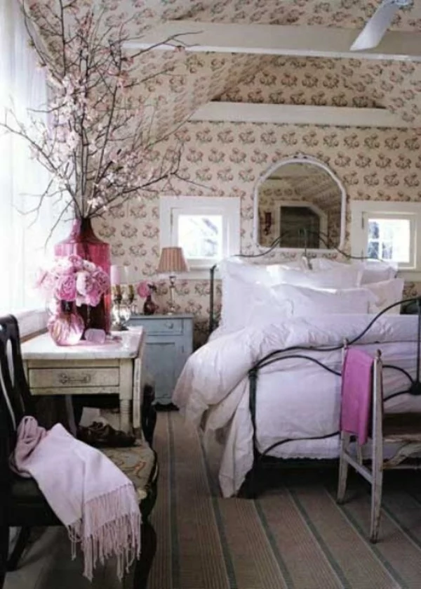 schlafzimmer verzierung lila dekoelemente zweige
