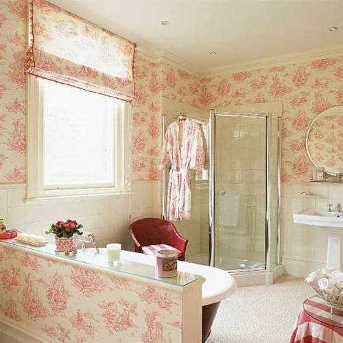 badezimmer design möbel weiblich badewanne rosa muster wandtapete