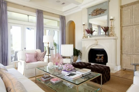 interior design ideen weiblich wohnzimmer pastelfarben hell kamin