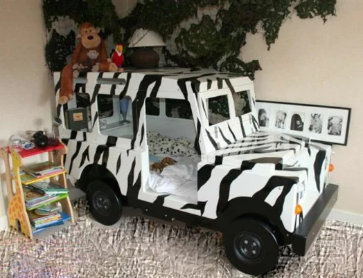 kinderzimmer gestalten junge bett auto safari