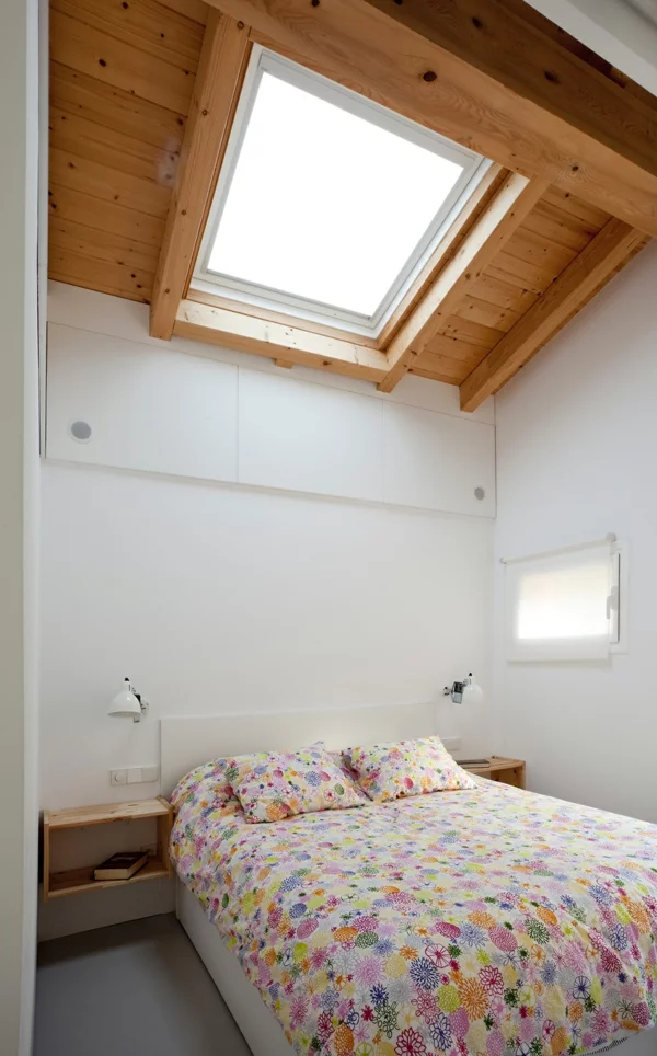 moderne villa in spanien interior design holz zimmerdecke schlafzimmer