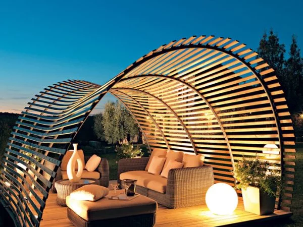 Elegantes Pergola Design Gestaltung holz modern weiche auflagen sofas