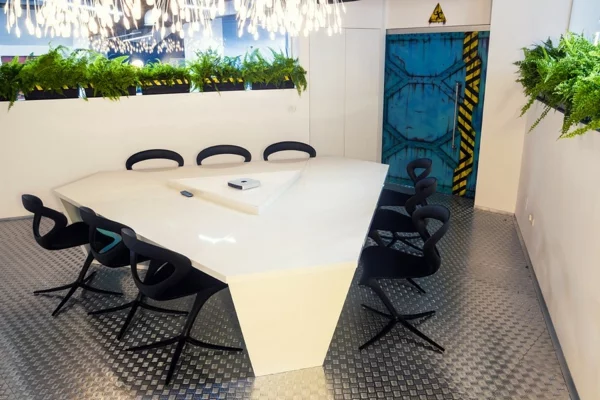 Attraktives Büro wie ein Raumschiff eingerichtet nachhaltig grün