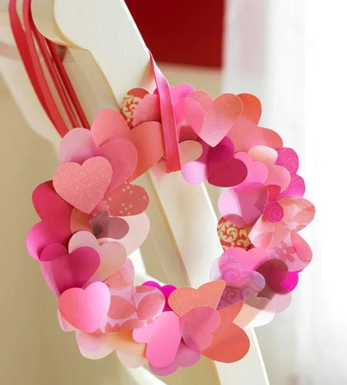 DIY Dekoartikel zum Valentinstag herz rot rosa kranz