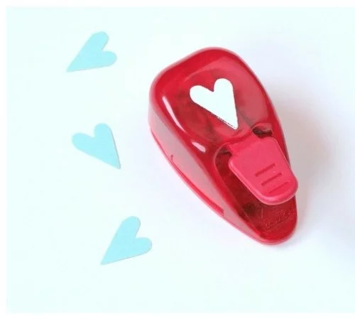DIY Dekoideen zum Valentinstag Lochstreifenstanzer niedlich