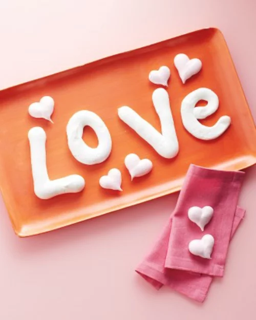 frische DIY Ideen zum Valentinstag liebe buchstaben herzen