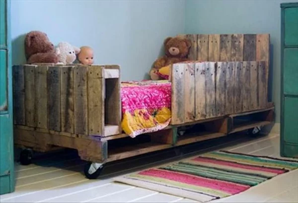 Möbel aus Europaletten basteln babybett zwillinge