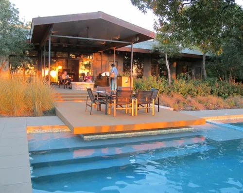 Outdoor Küche im Außenbereich pool treppe plattform