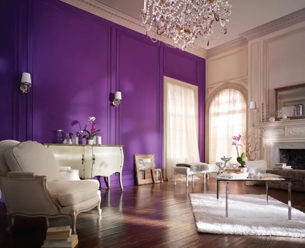 wandfarben lila decken hoch wohnzimmer teppich