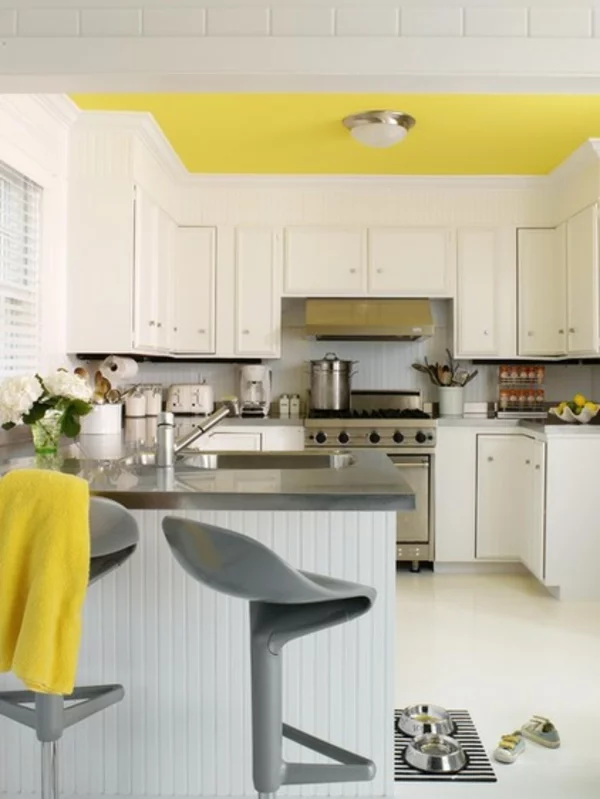 farbgestaltung küche einrichten küchenideen zimmerdecke in gelb