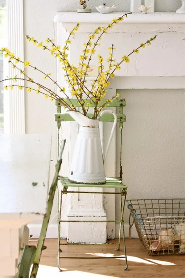 farbgestaltung wohnzimmer farbakzente in gelb zimmerpflanzen blumen