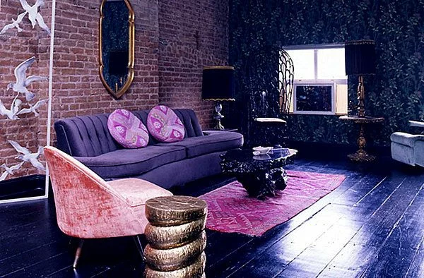 wohnideen lila und dunkelblau wohnzimmer sofa sessel tisch 