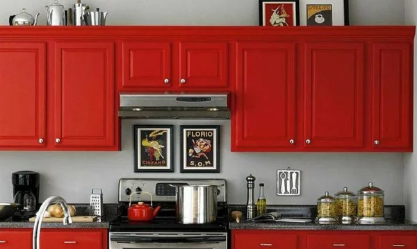 küchenfronten erneuern küchenschränke neu streichen in rot