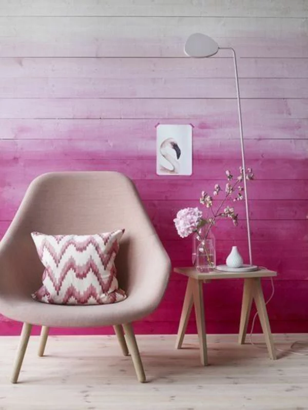 Kombinationen von Wandfarben lila rosa sessel