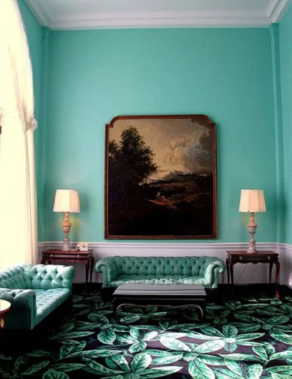 farbgestaltung ideen wandfarben wohnzimmer mintgrün antikmöbel sofa teppichboden