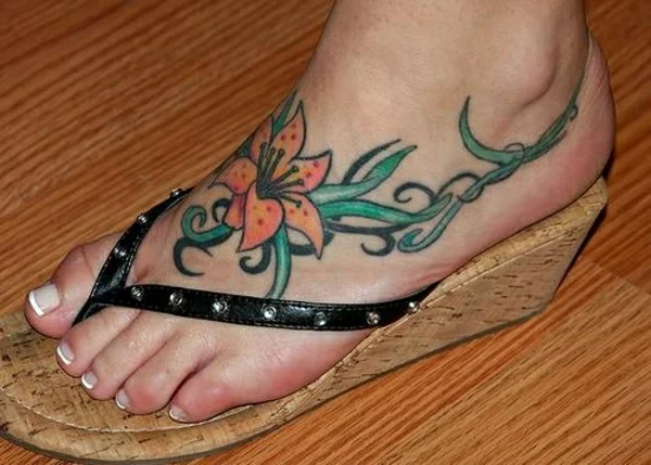 tattoo fuß tattoos designs blumen farbige 