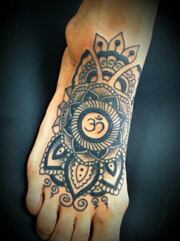 tattoos ideen tattoo fuß polynesische kunst