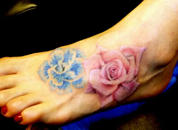 tattoos tattoo am fuss farbige rosen