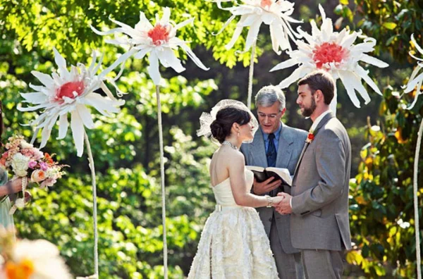 DIY Hochzeiten groß dekoideen blumen gras