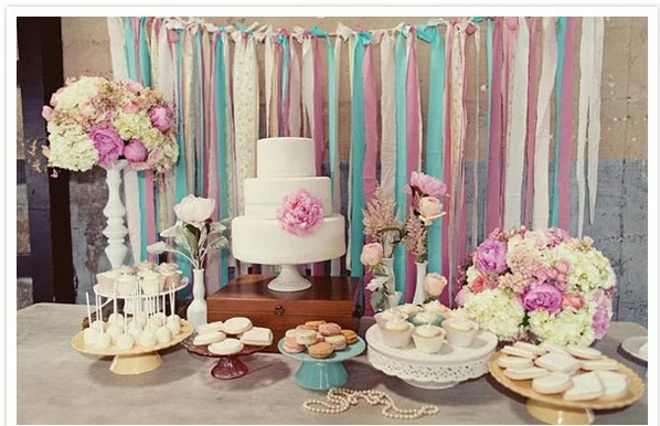 Hochzeiten dekoideen lila rosa blau tischdeko torten