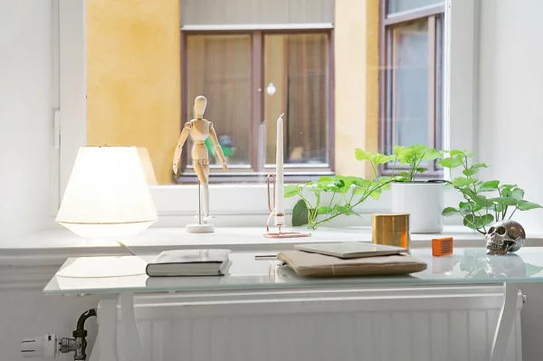 wohnung skandinavisches design arbeitszimmer schreibtisch glasscheibe fenster