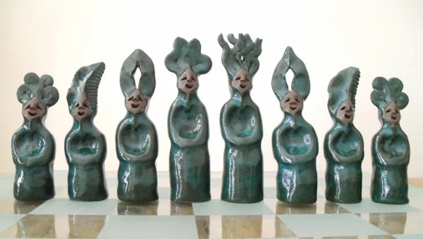 schachfiguren keramische gottheiten glasiert