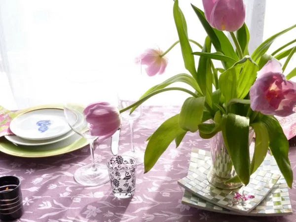 typisch frühling dekoideen tischdeko tulpen