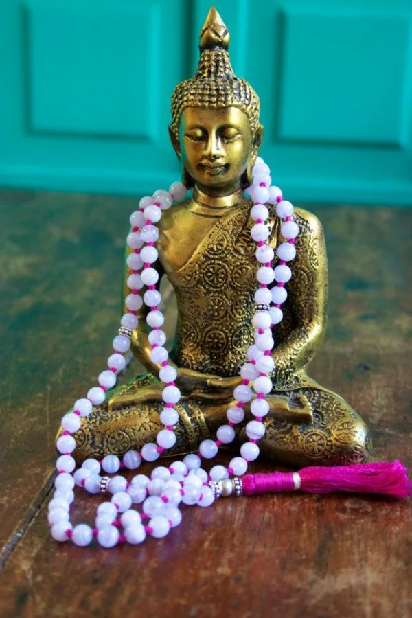 om Mantra singen wirkung yoga meditaion