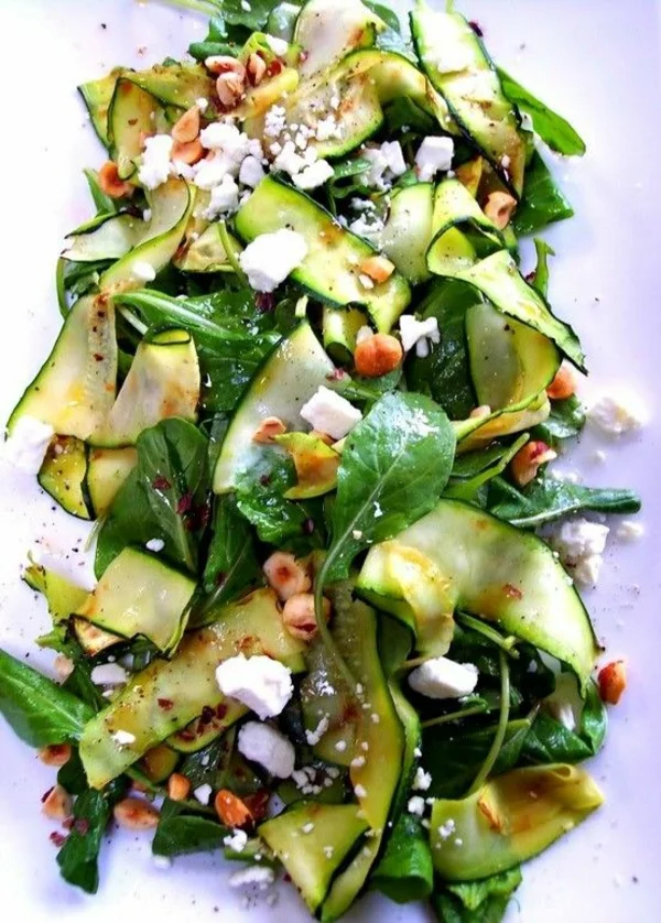 leichtes essen im sommer salate gesundes leben