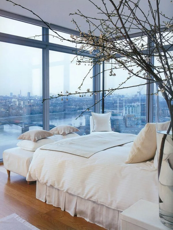 schlafzimmergestaltung ideen panoramafenster stadtaussicht