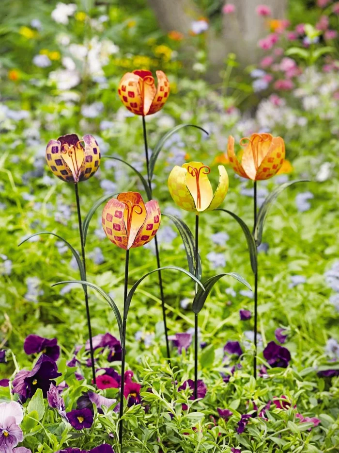  gartenaccessoires gartenstecker farbige tulpen