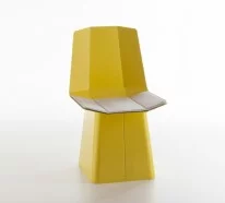 Designermöbel: Yu Ito gestaltet Origami Stuhl „Linito“ für Formabilio