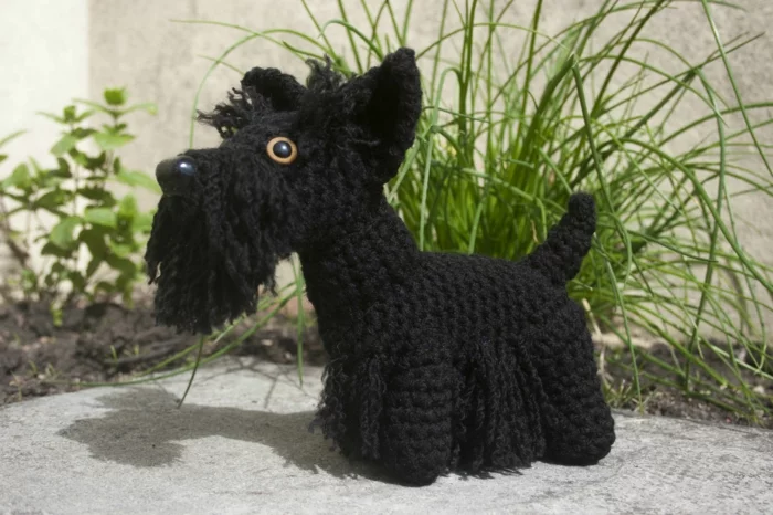 amigurumi häkeln schwarzer hund scottish terrier diy ideen schöne dekoideen