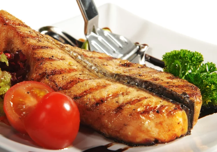 Fischgerichte zubereiten Fisch braten Ernährung Tipps