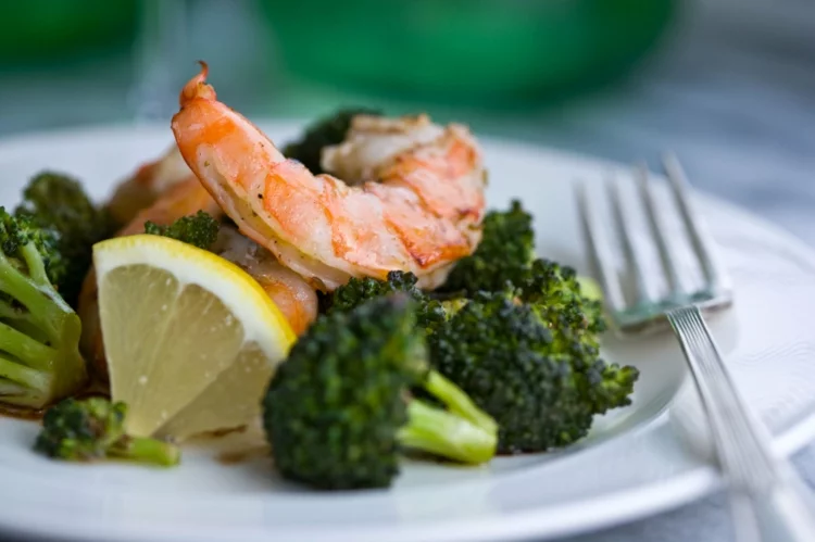 Meeresfrüchte Rezepte Garnelen mit Brokkoli gesunde Ernährung Tipps