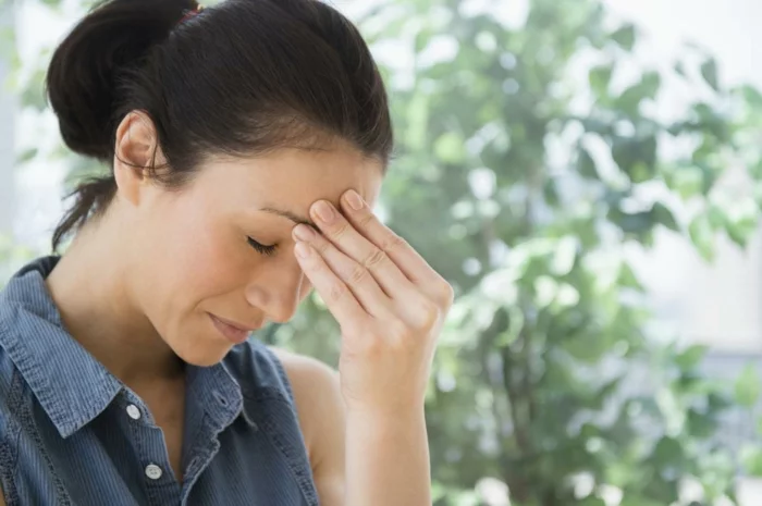 magnesium mangel frau migräne symptome erkennen