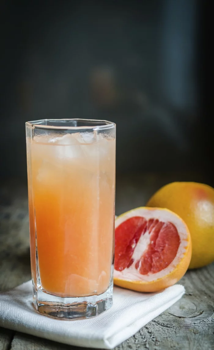 detox kur gesund abnehmen frisches obst grapefruit saft