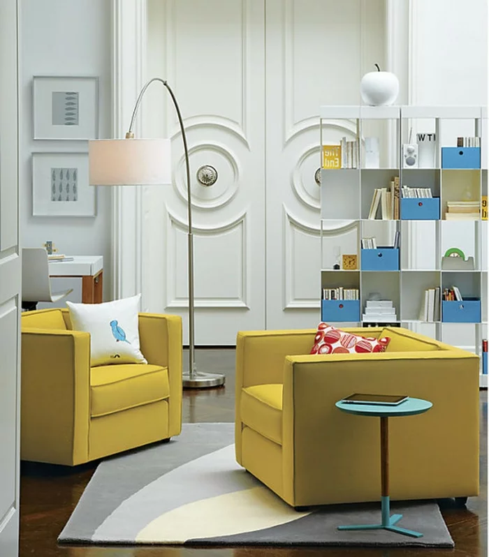 moderne sessel gelb weißer teppich wohnbereich