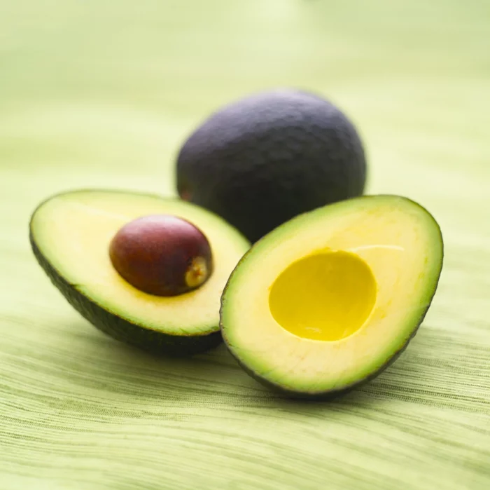 gesunde ernährung avocado schöne haut haare sommer