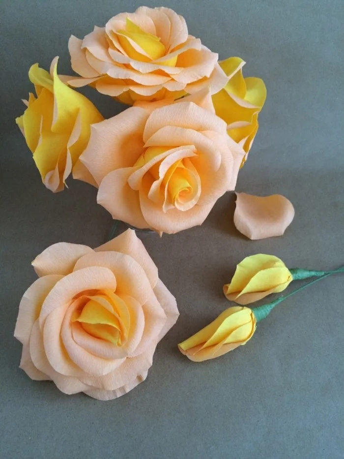 papierblumen basteln gelbe rosen papierkunst
