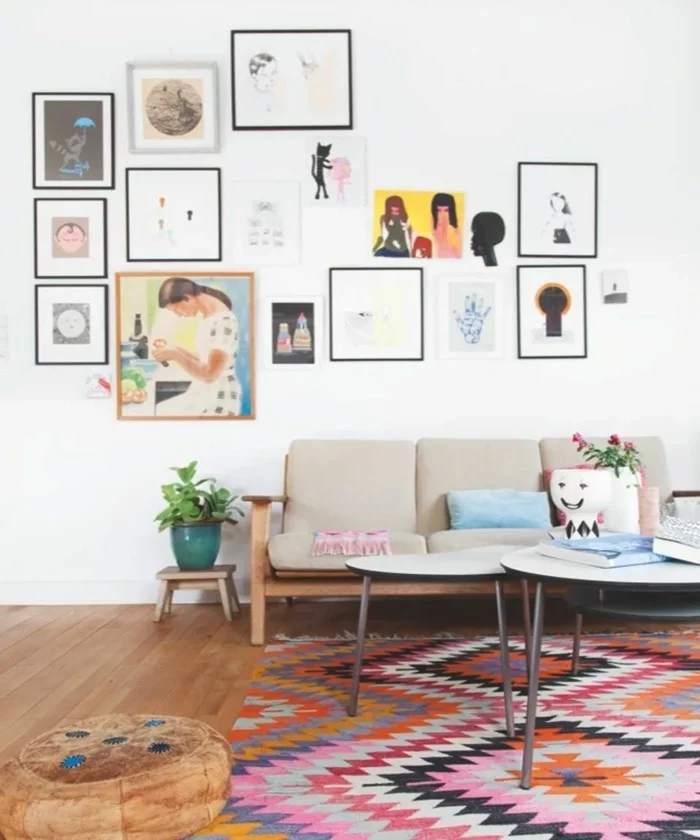 wohnideen wohnzimmer farbiger teppich vintage wanddeko ideen