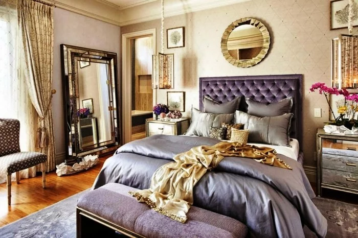 gestaltung schlafzimmer luxuriöse bettwäsche goldene gardinen großer spiegel teppich