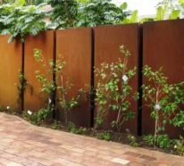 Beton und andere passende Materialien für moderne Gartenzäune