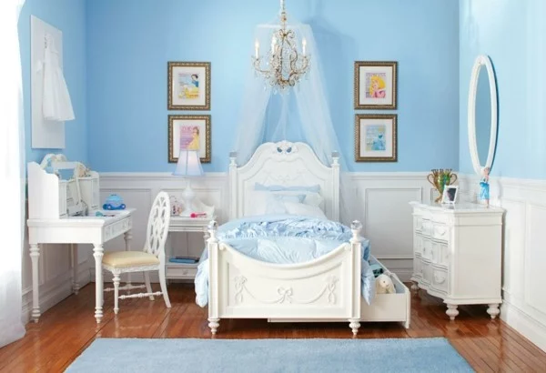baldachin kinderzimmer romantisches flair mädchenzimmer hellblaue wände