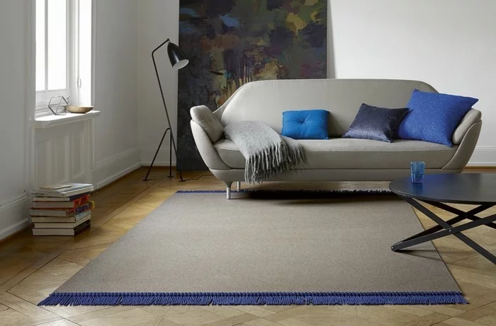 fransen wohntrend 2018 wolldecke teppich graues sofa