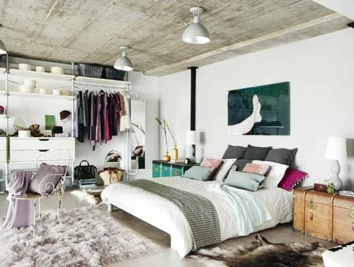 ideen schlafzimmer eklektisch elegante dekokissen weicher teppich