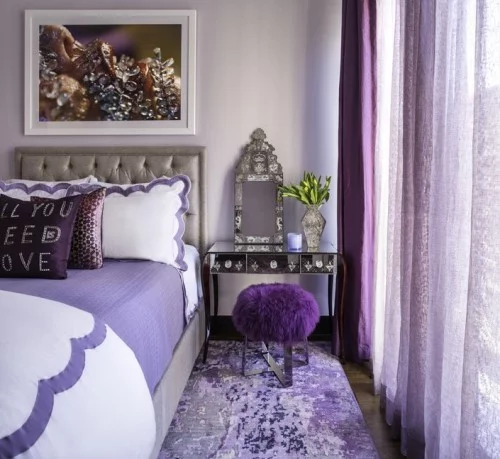 ideen schlafzimmer eklektisch lilanuancen schicke gardinen