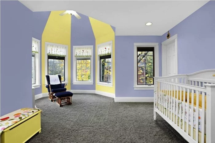 babyzimmer farben lila gelb kombinieren grauer teppichboden